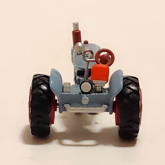 2003 Antique Tractors Miniature Collector's Series 7th in a Series Mini Tractor - Picture 5 of 10